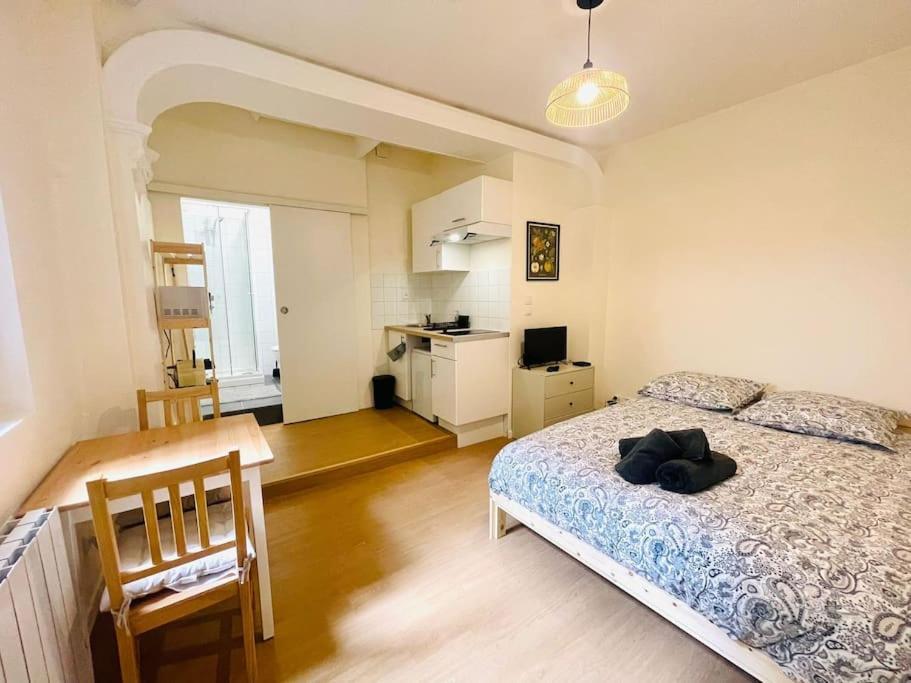Le Petit Meuble Hyper Centre Apartment Orleans Exterior photo